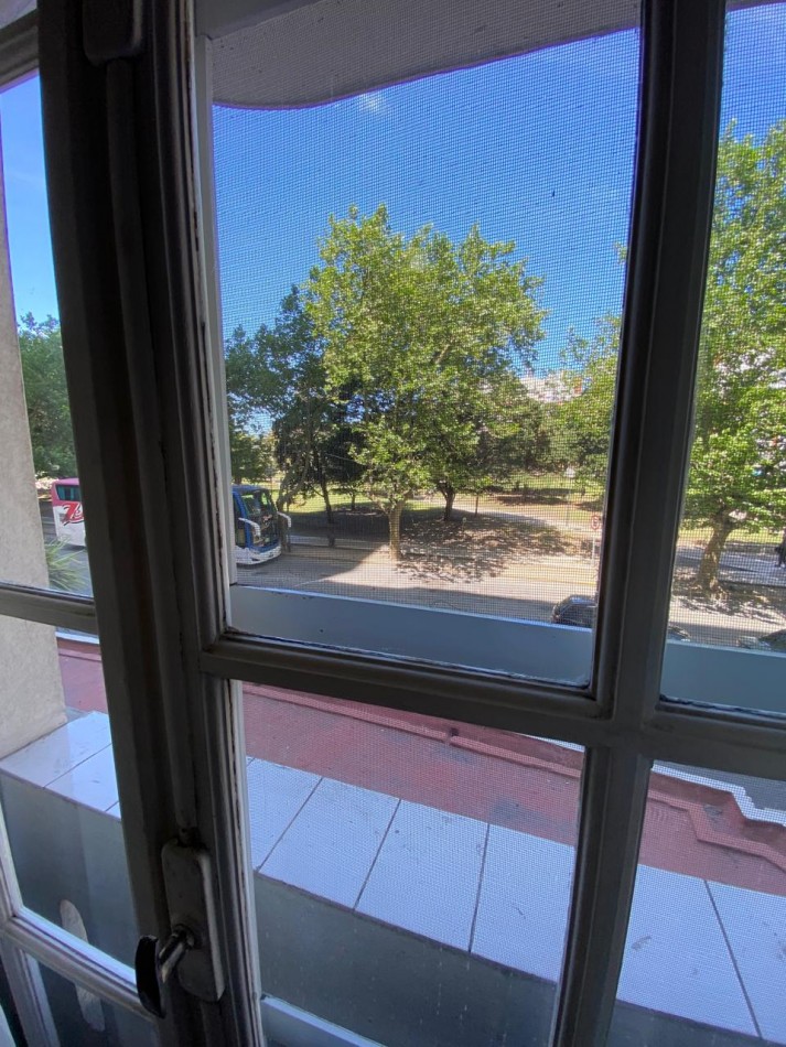 Departamento 4 Amb. Con Cochera En Plaza Colon