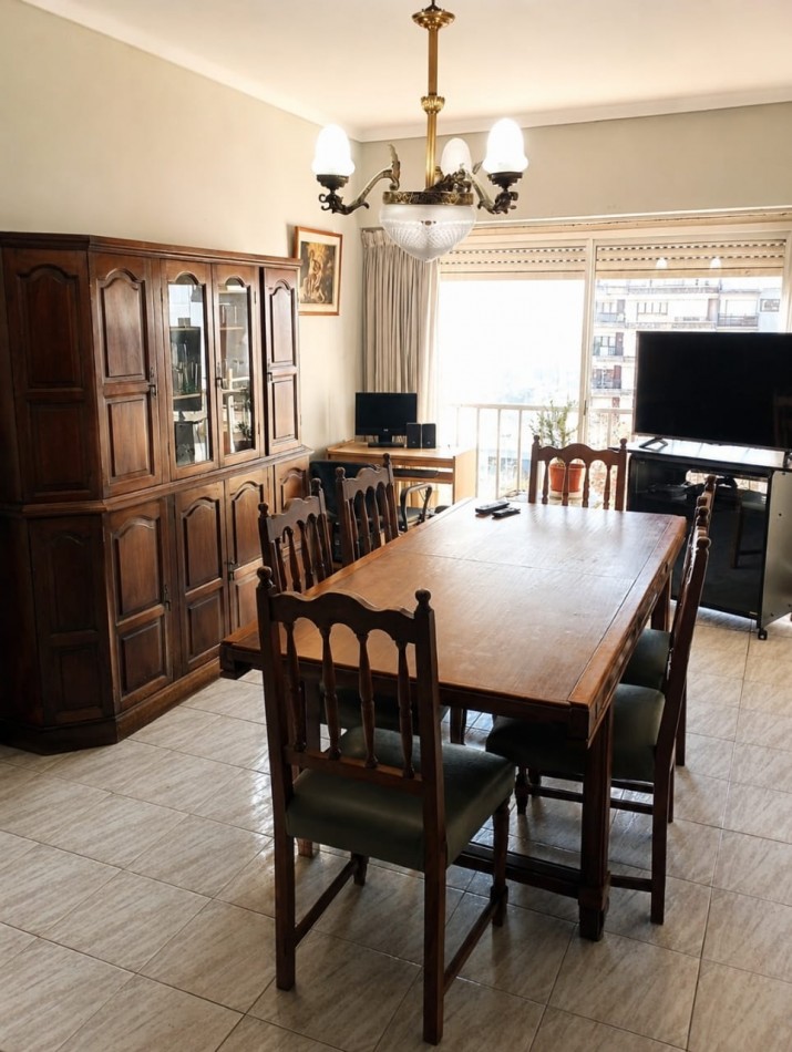 Departamento 4 amb. zona Macrocentro con Baulera