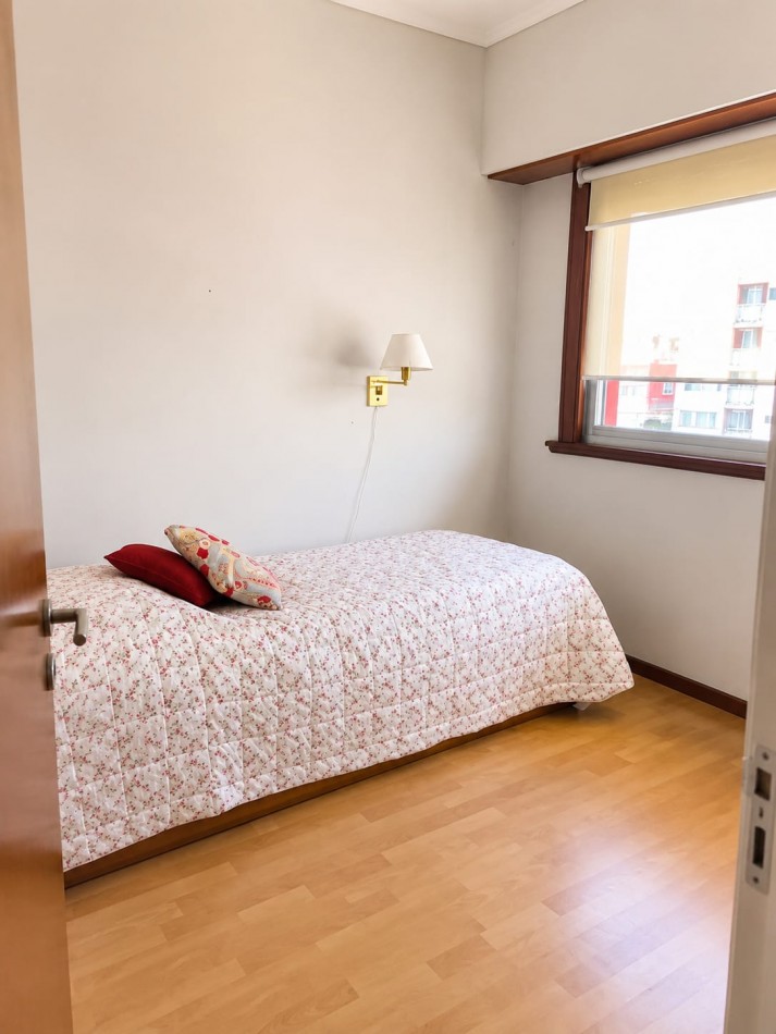 Impecable 3 amb. reciclado con balcon al frente y ammpli cochera cubierta