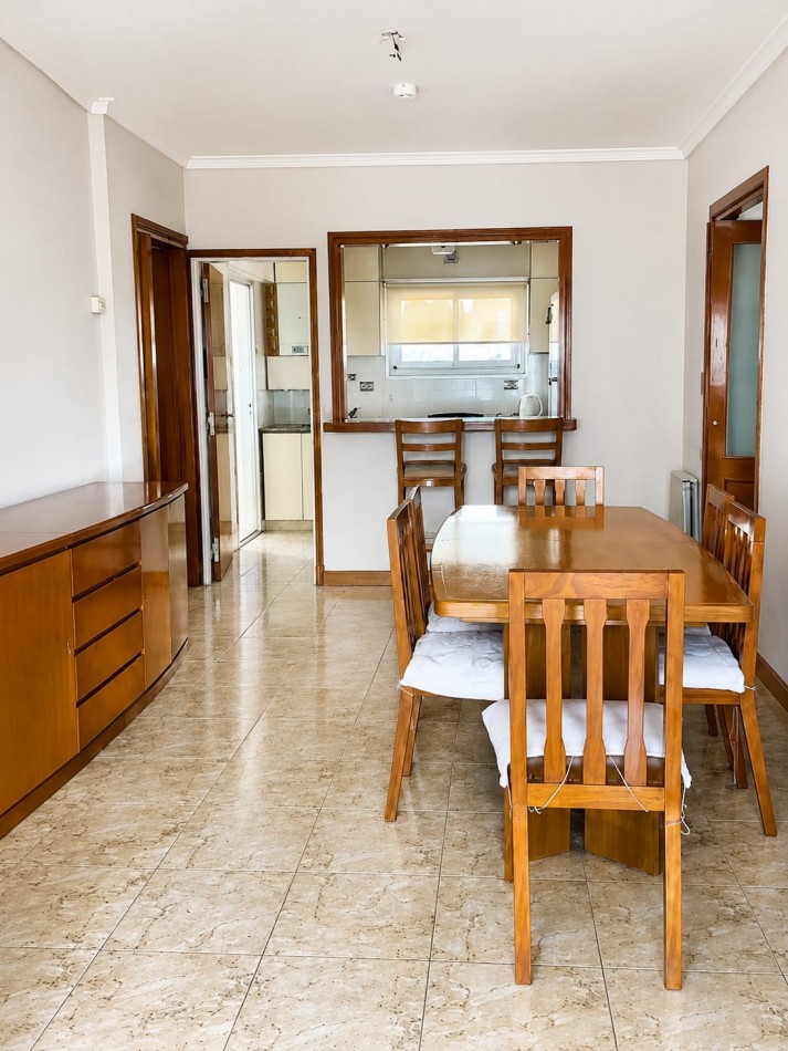 Impecable 3 amb. reciclado con balcon al frente y ammpli cochera cubierta