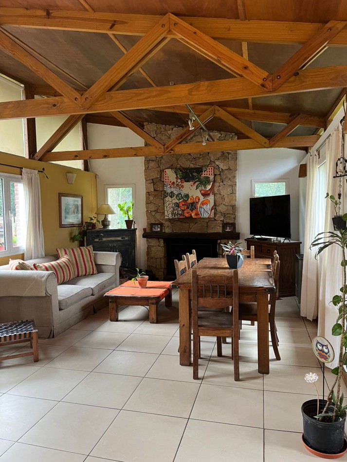 Casa de Bosque en Peralta Ramos a Pasos del Mar
