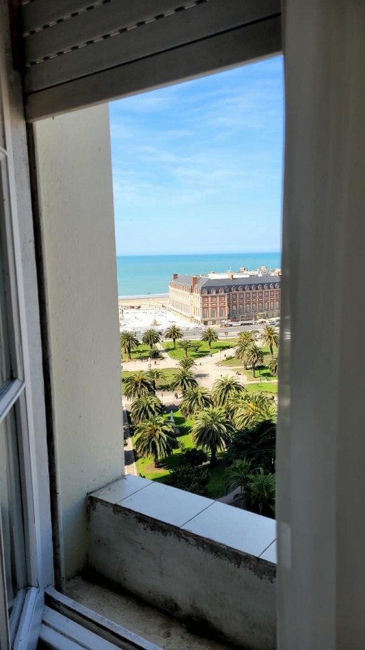 3 AMBIENTES EN PISO ALTO CON VISTA AL MAR - FRENTE A PLAZA COLON