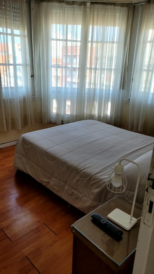 3 AMBIENTES EN PISO ALTO CON VISTA AL MAR - FRENTE A PLAZA COLON