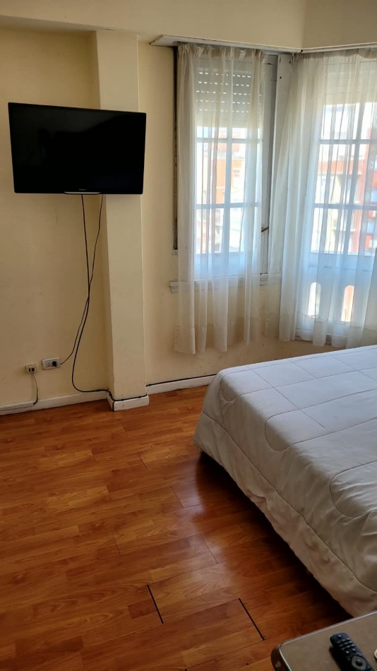 3 AMBIENTES EN PISO ALTO CON VISTA AL MAR - FRENTE A PLAZA COLON