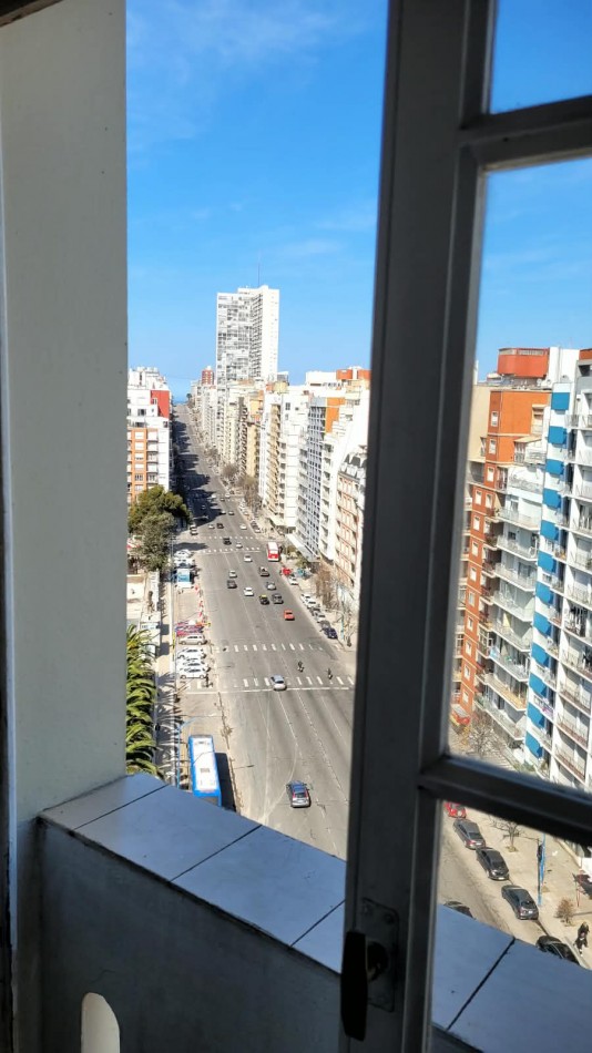 3 AMBIENTES EN PISO ALTO CON VISTA AL MAR - FRENTE A PLAZA COLON