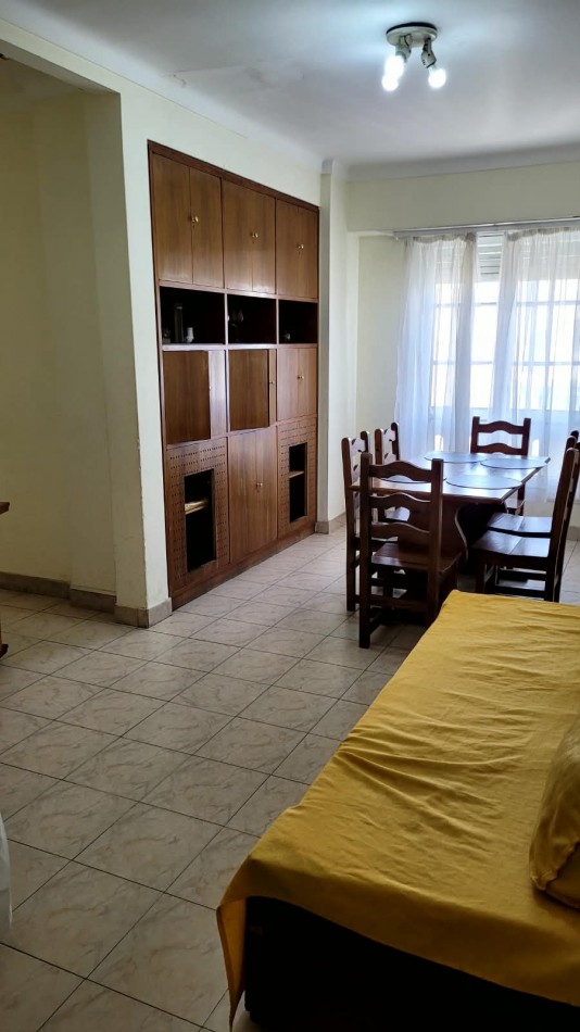 3 AMBIENTES EN PISO ALTO CON VISTA AL MAR - FRENTE A PLAZA COLON