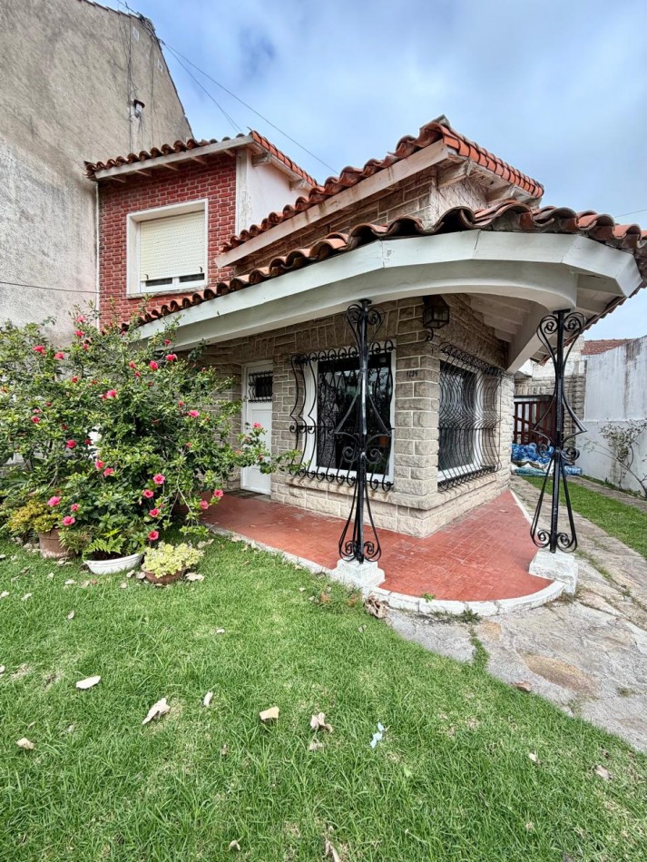 Chalet estilo Mar del Plata . 5 ambientes 