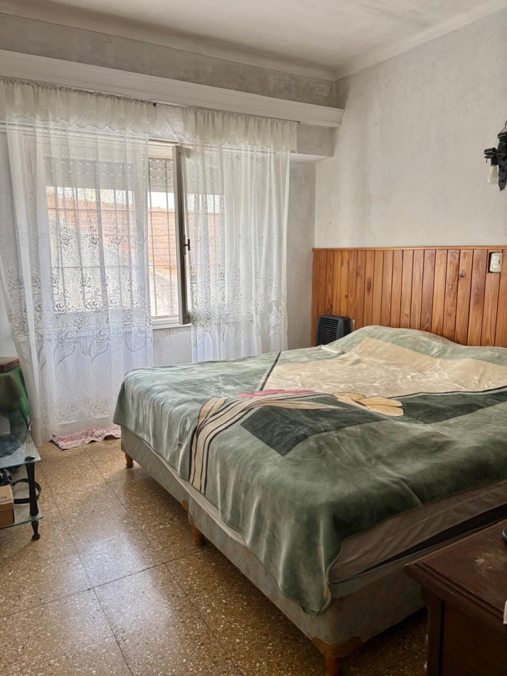 Chalet estilo Mar del Plata . 5 ambientes 