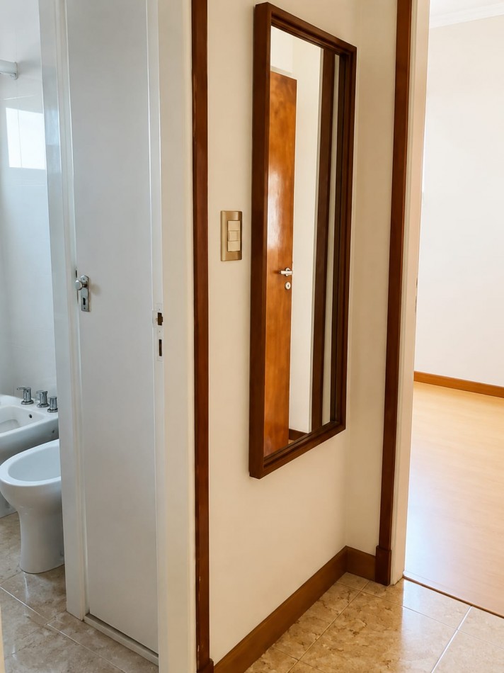 Impecable 3 amb. reciclado con balcon al frente y ammpli cochera cubierta