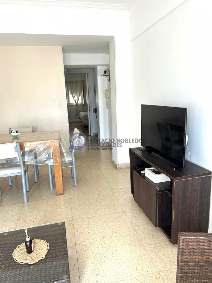 ALQUILER 12 MESES | 2 AMBIENTES CON BALCON | ZONA VARESE