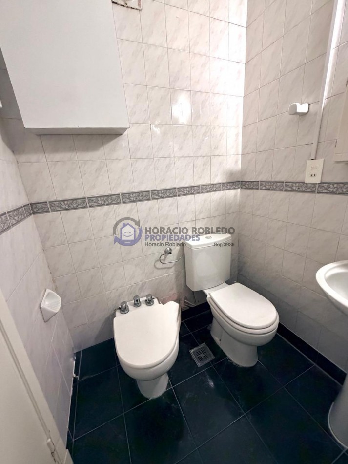 ALQUILER 12 MESES | 2 AMBIENTES CON BALCON | ZONA VARESE
