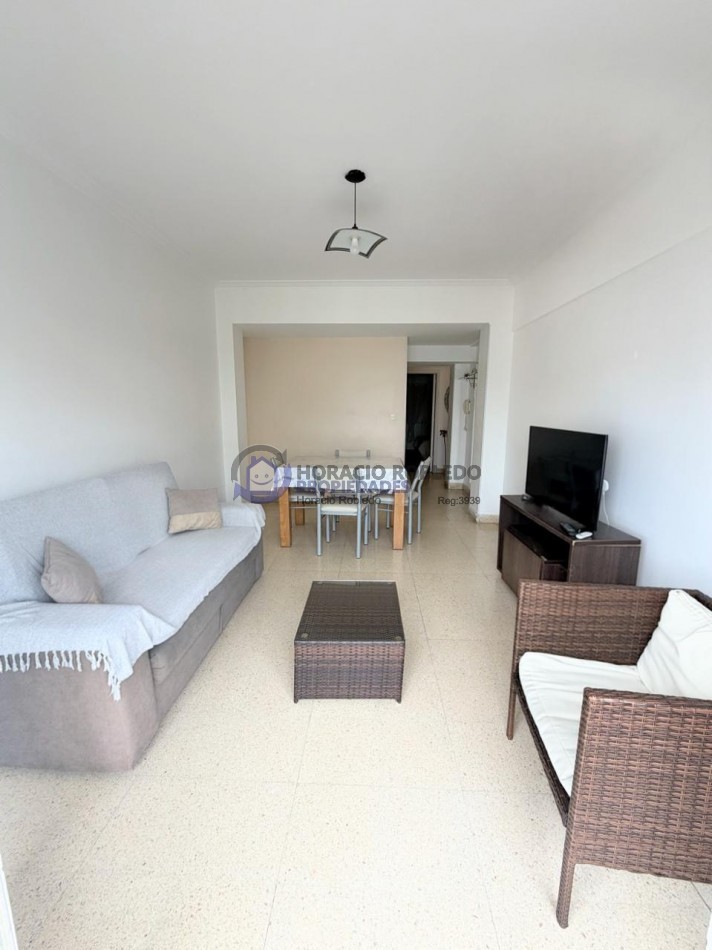 ALQUILER 12 MESES | 2 AMBIENTES CON BALCON | ZONA VARESE