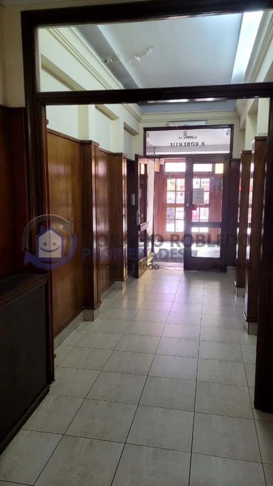 Departamento 3 ambientes Pleno Centro Patonal San martin con Balcon al frente