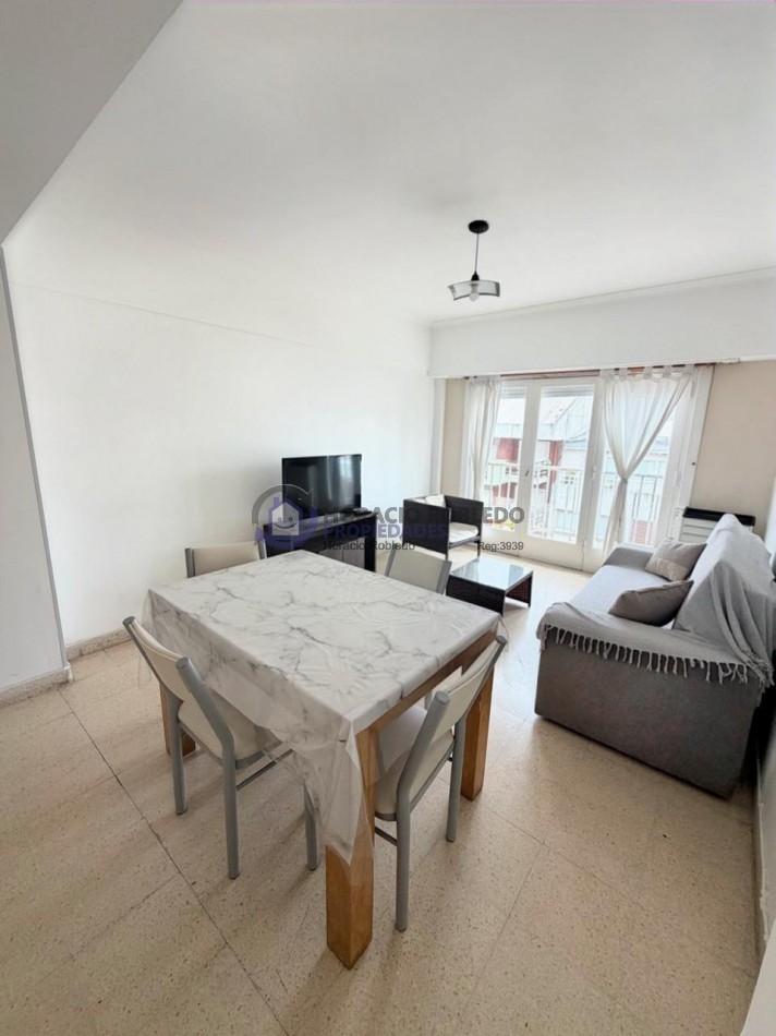 ALQUILER 12 MESES | 2 AMBIENTES CON BALCON | ZONA VARESE