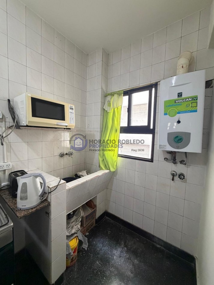 ALQUILER 12 MESES | 2 AMBIENTES CON BALCON | ZONA VARESE