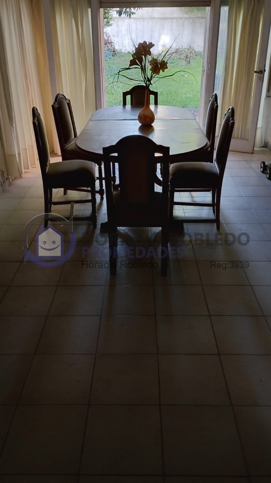 Casa Estilo Marplatense A Reciclar Gran Terreno En Zona Aldrey