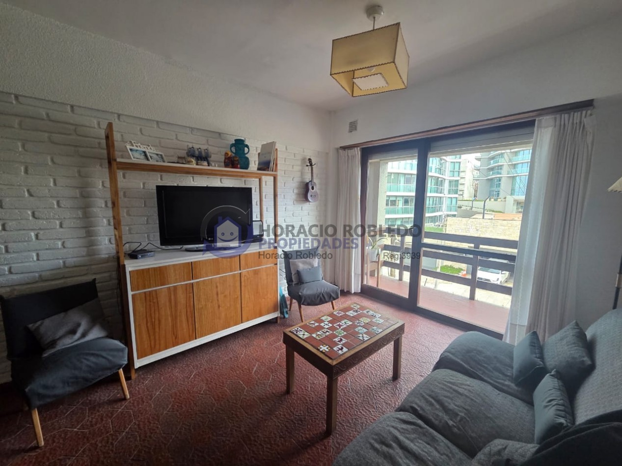 Departamento 3 Ambientes Con Balcon Al Frente A Metros Del Mar Y De Las Torres De Cesar Pelli