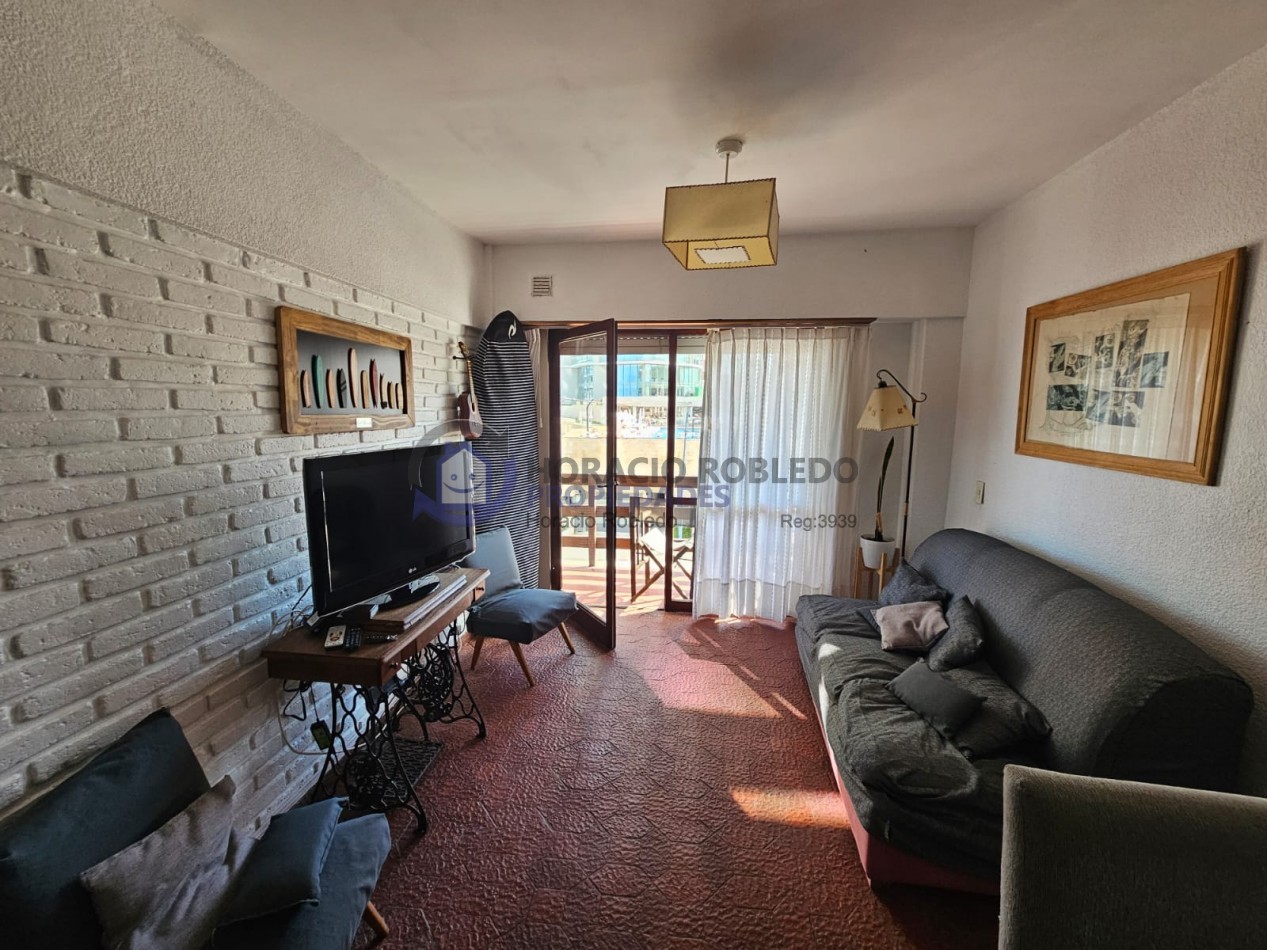 Departamento 3 Ambientes Con Balcon Al Frente A Metros Del Mar Y De Las Torres De Cesar Pelli