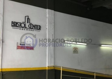 VENTA COCHERA ZONA CENTRO 